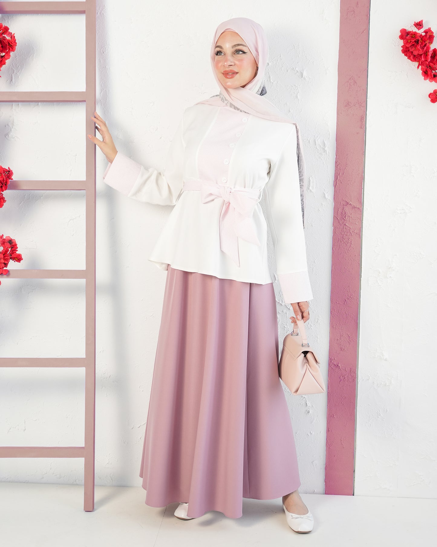 طقم تنورة قطعتين عملي