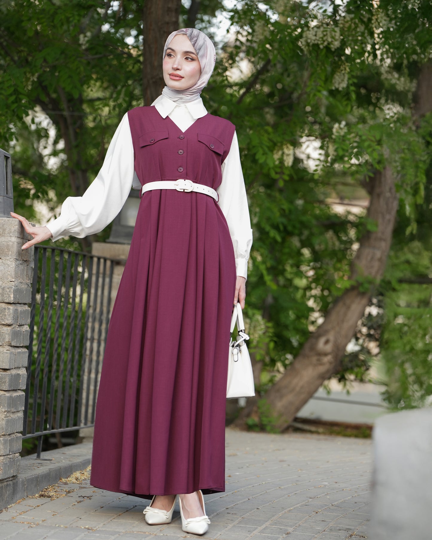 Elegant Long Dress with Classic Belted Design:11260