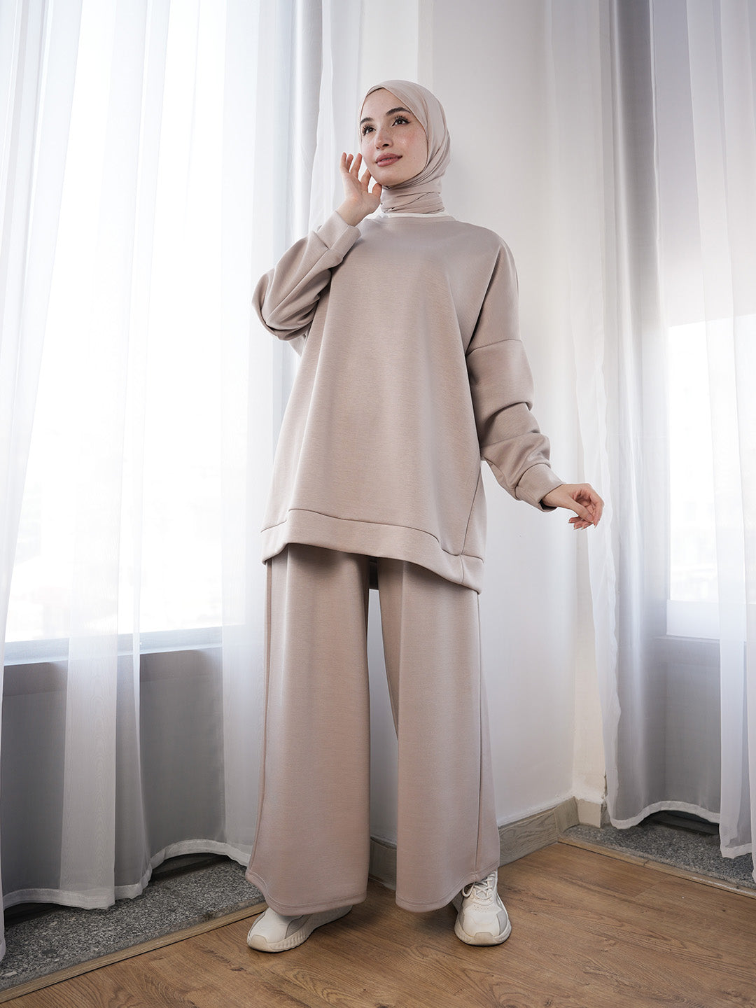 Practical and Loose-Fit Sportswear – Everyday Elegance & Comfort 3