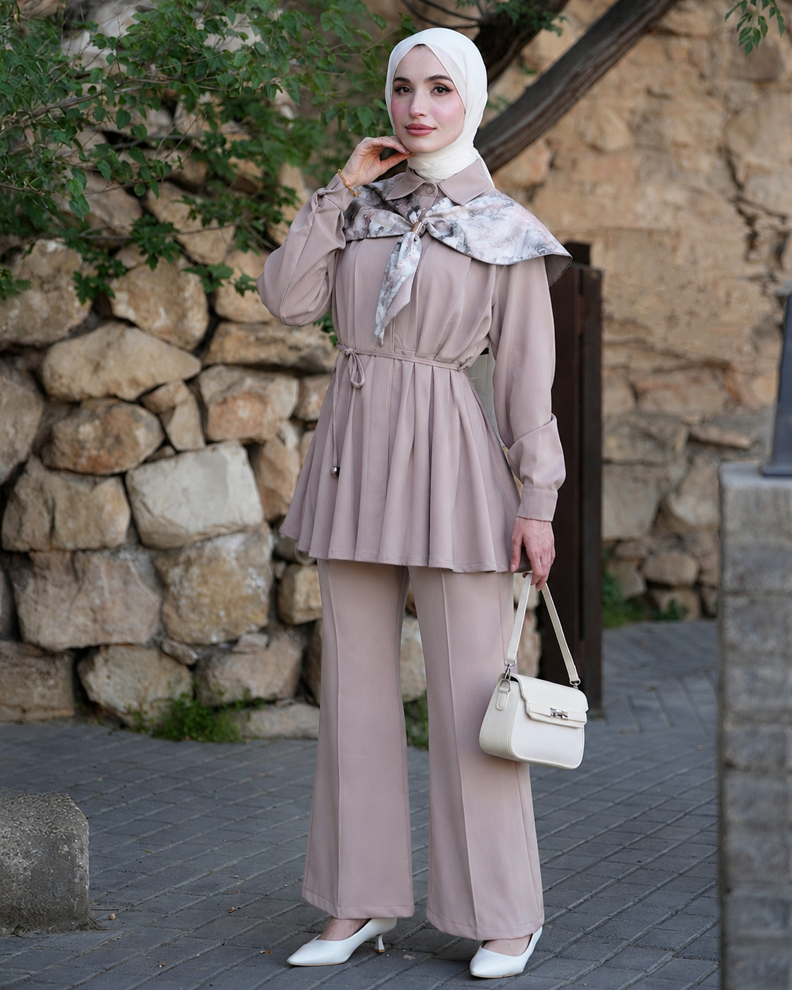 Elegant Modest Set with Modern Design:11370