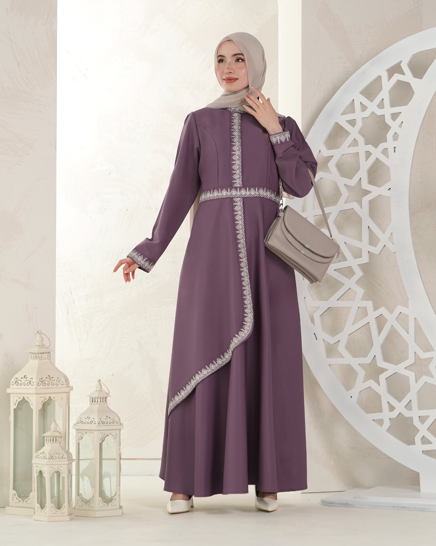 Elegant Long Dress with Flowing Design