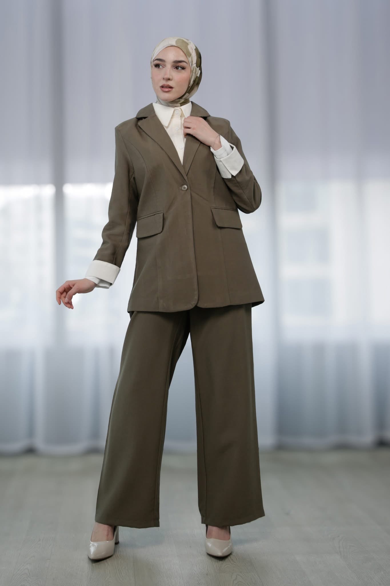 Tailored Blazer & Wide-Leg Pants Set:S13-09