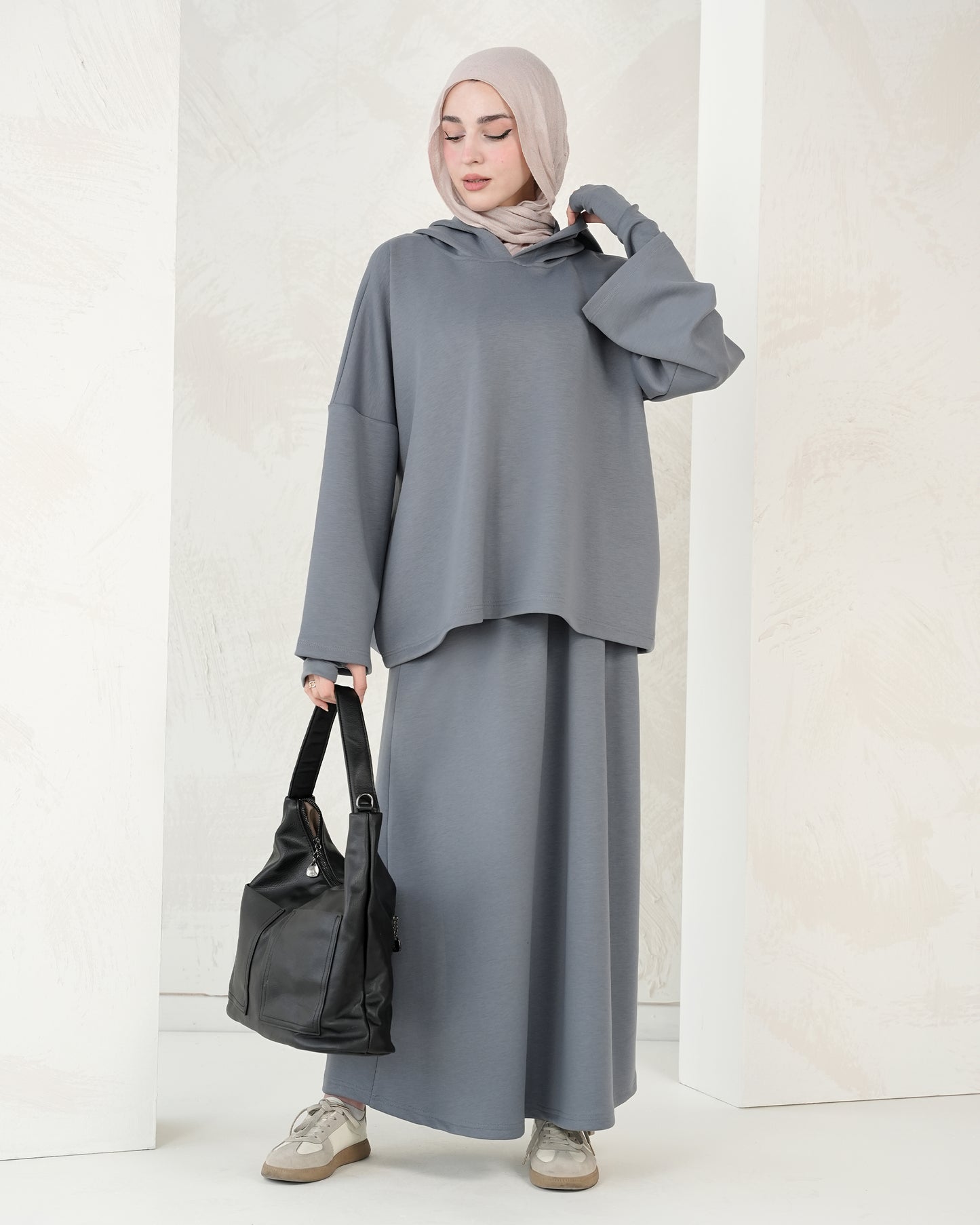 If you’re looking for modest and chic Ramadan wear or a comfortable and elegant outfit for iftar gatherings, this set is your perfect choice