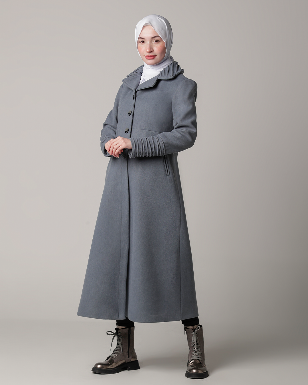 Chic Comfort: Embrace Luxury with our Trenchcoat