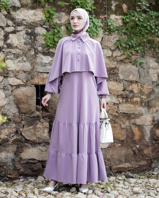 Elegant Tiered Dress with Classic Collar:11100