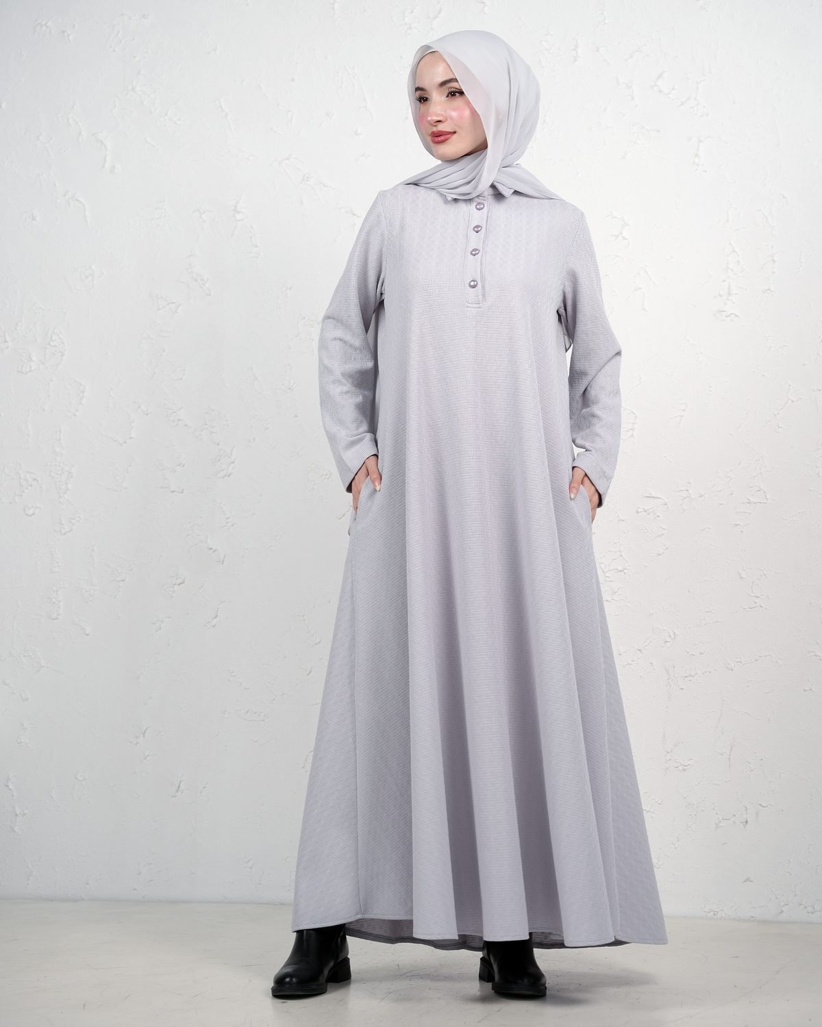 Flowy Maxi Dress with Shirt Collar and Front Buttons - Grey