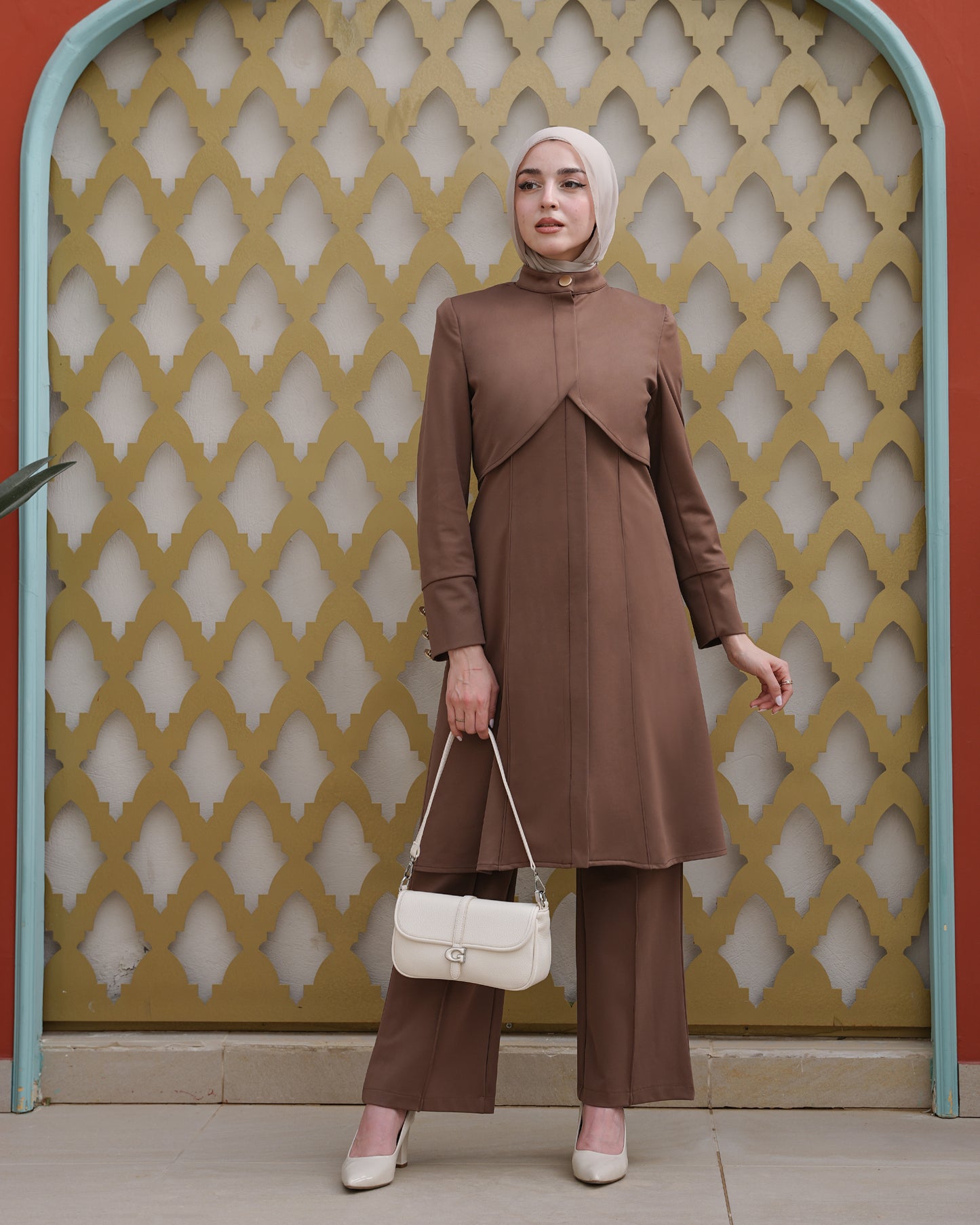 Luxurious Two-Piece Set with an Elegant Cut and a Modern Touch:10650