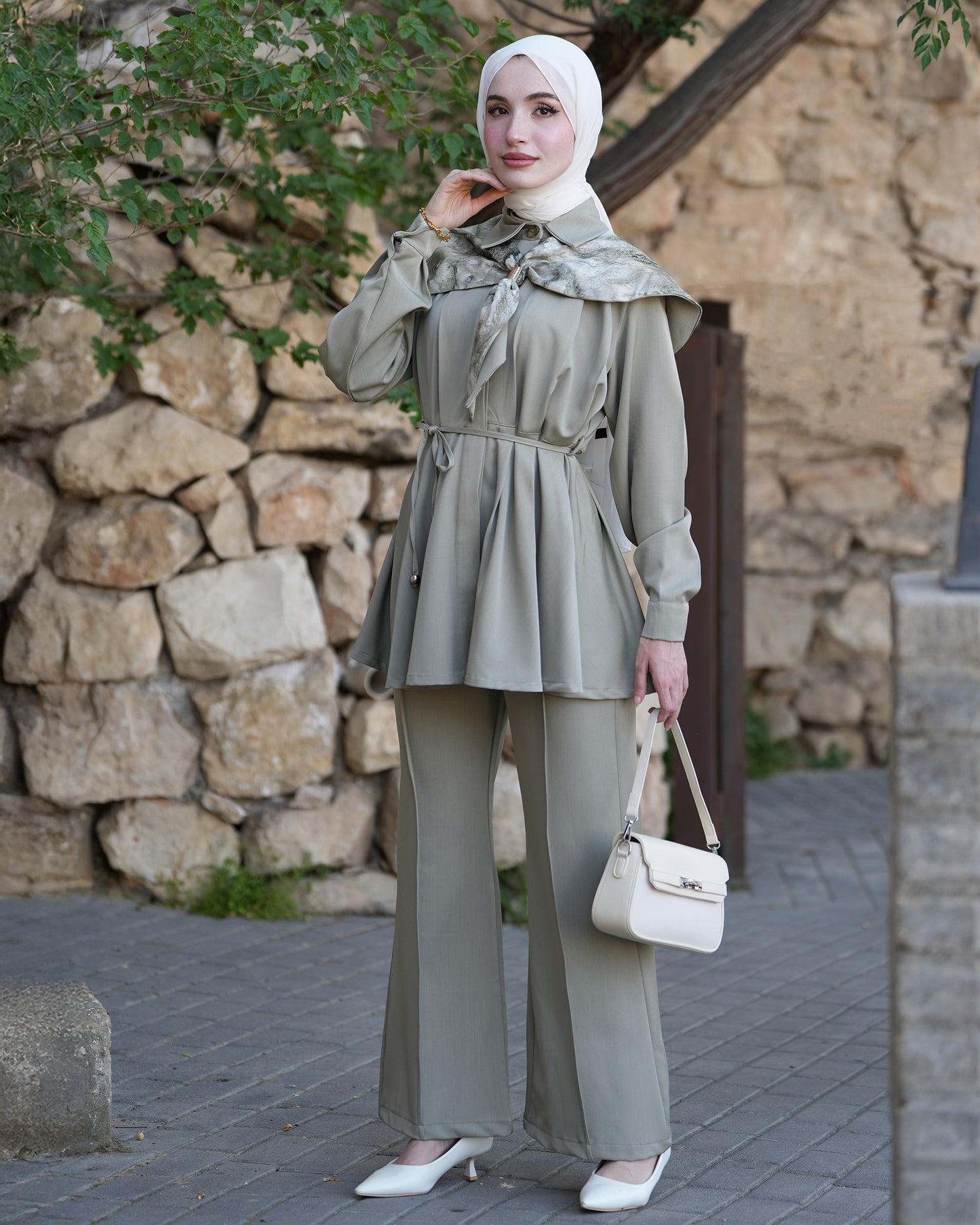 Elegant Modest Set with Modern Design:11370