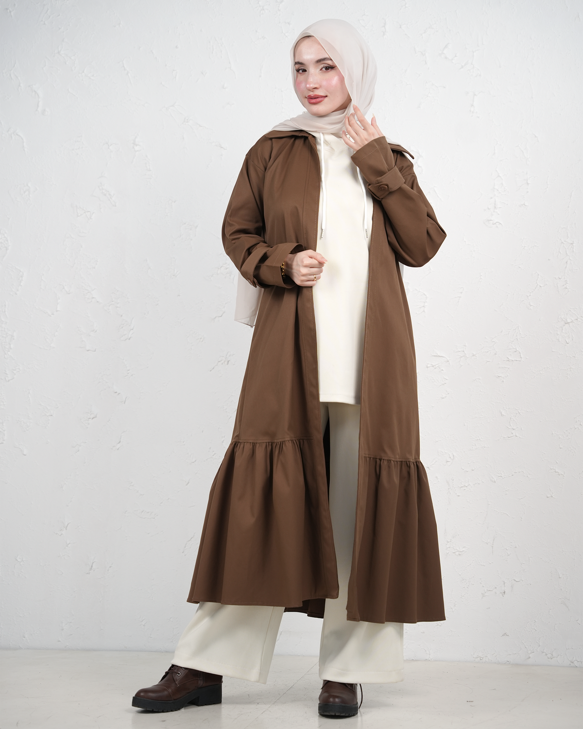 Three-Piece Set with Tunic, Trousers and Long Jacket - Brown