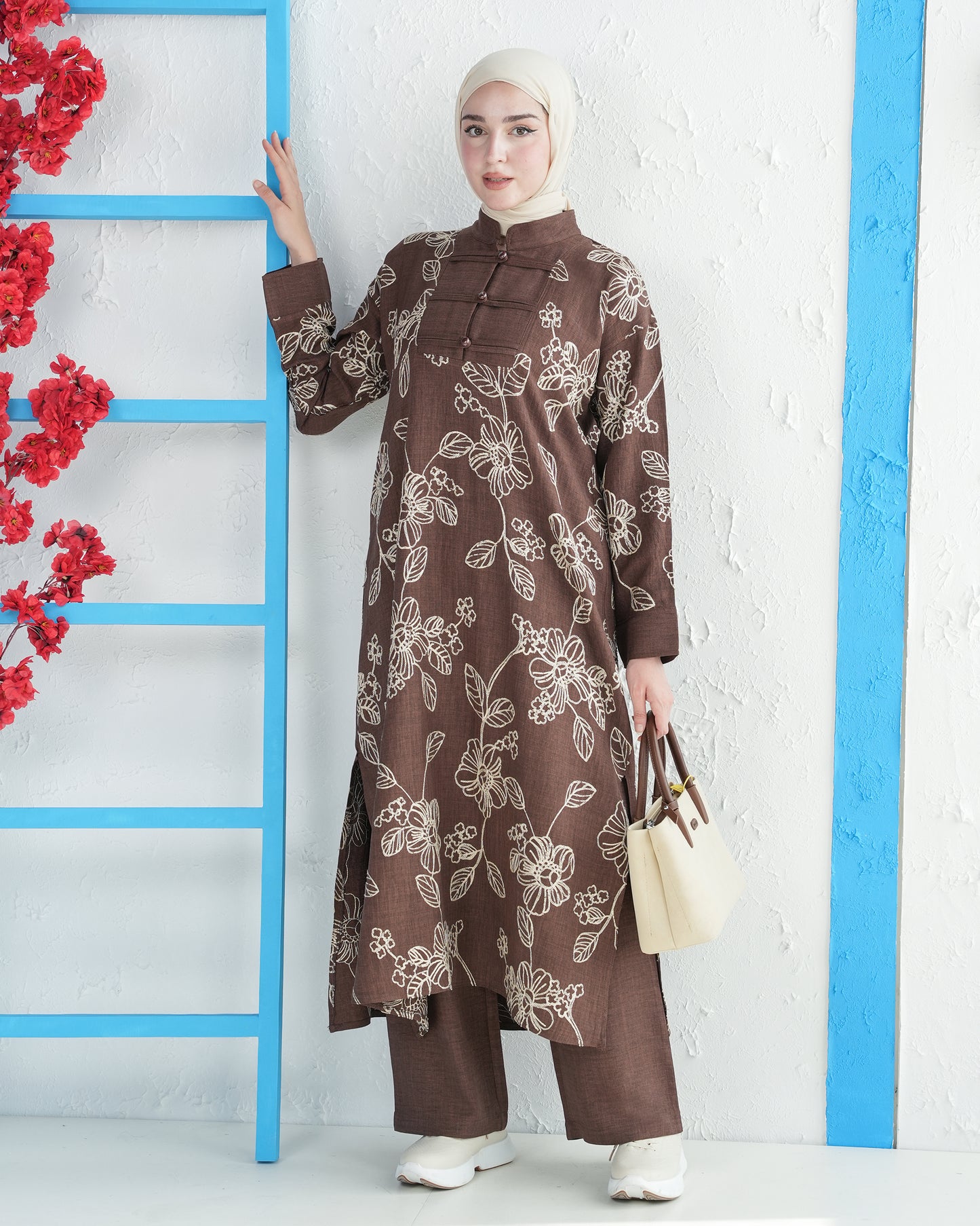 Elegant Embroidered Two-Piece Set:11600