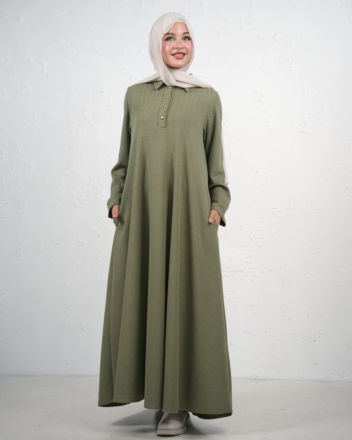 Flowy Maxi Dress with Shirt Collar and Front Buttons - Olive