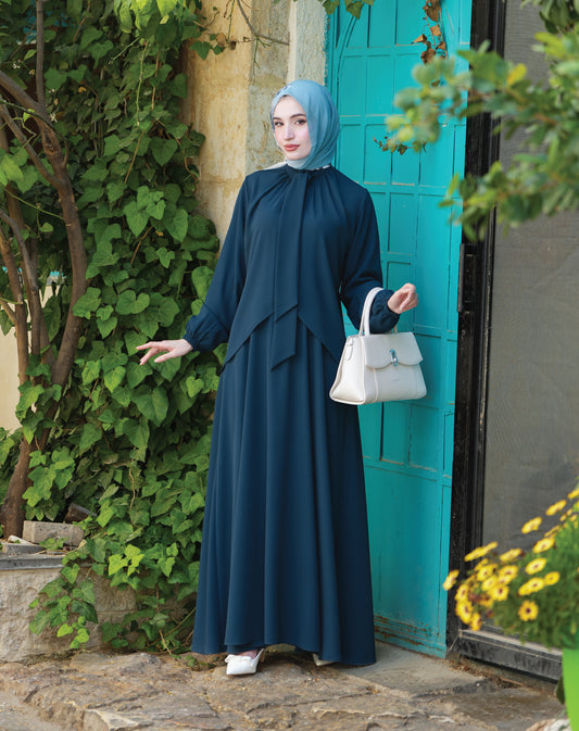 Elegant Flowing Maxi Dress:11140