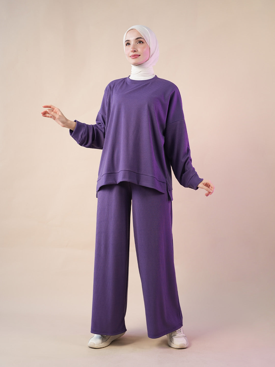 Practical and Loose-Fit Sportswear – Everyday Elegance & Comfort 2