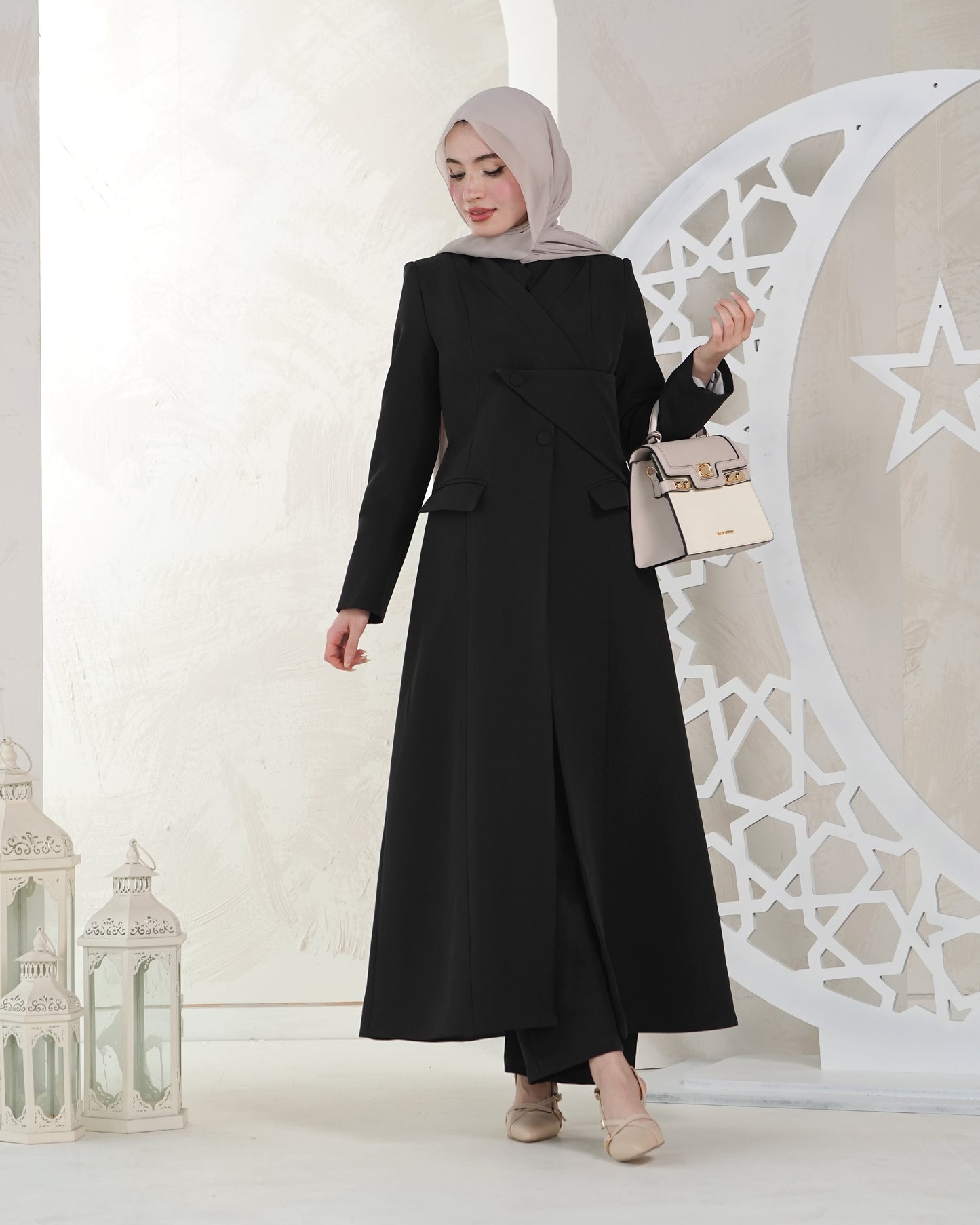 Classic Pantsuit Set with Elegant Cut
