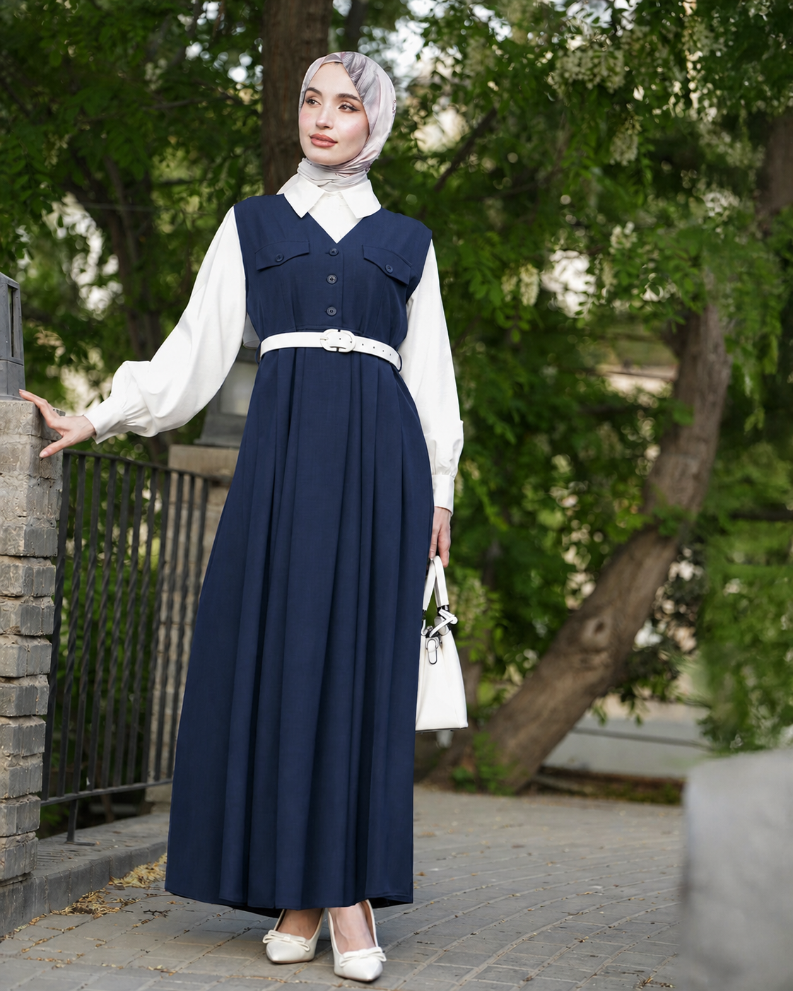 Elegant Long Dress with Classic Belted Design:11260