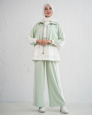 Two-Piece Women's Tracksuit with Drawstring Waist and Wide-Leg Trousers - Light Green