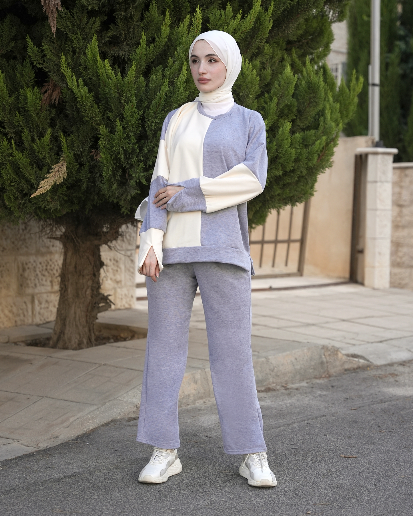 Practical and Loose-Fit Sportswear – Everyday Elegance & Comfort