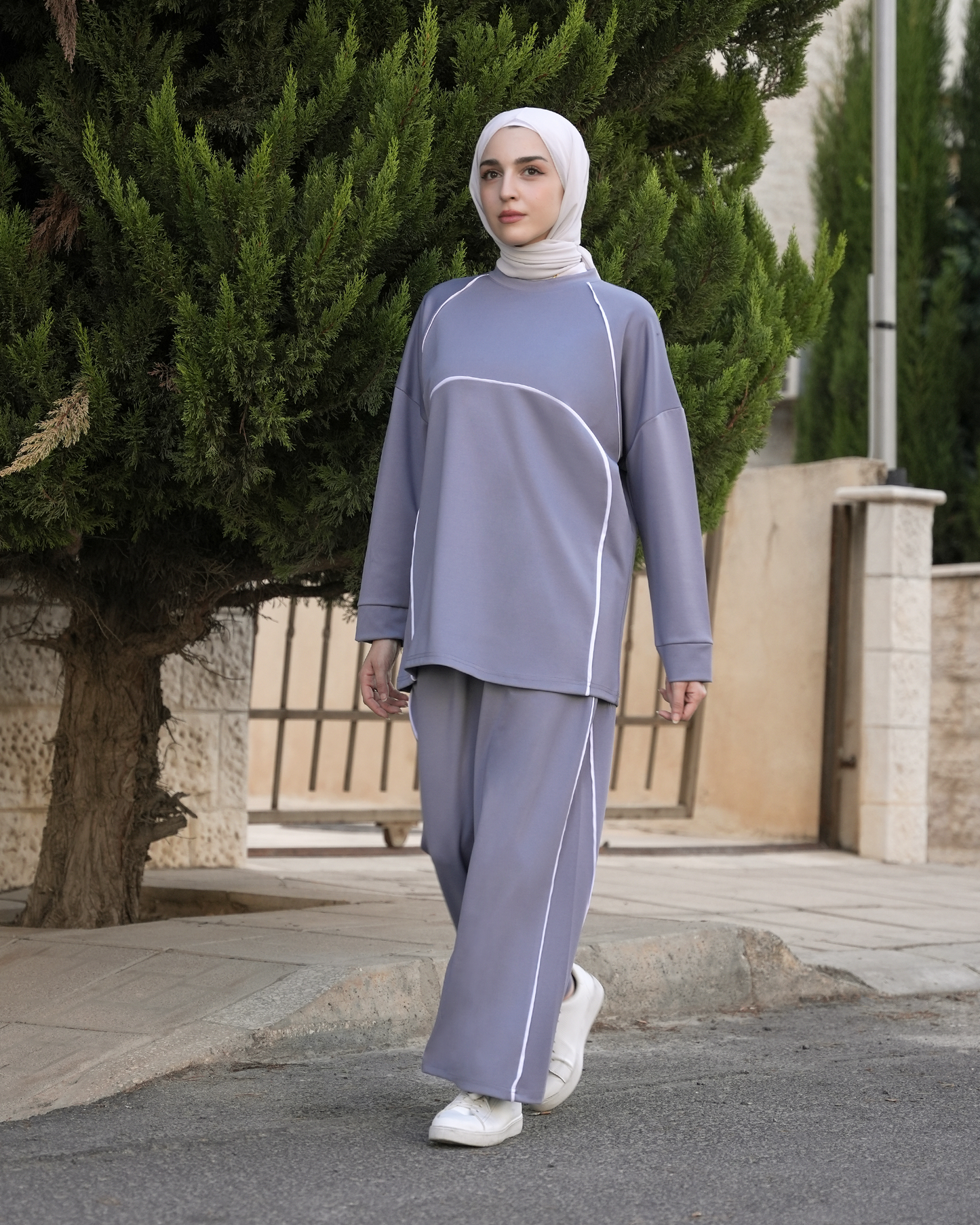 Practical and Loose-Fit Sportswear – Everyday Elegance & Comfort 7