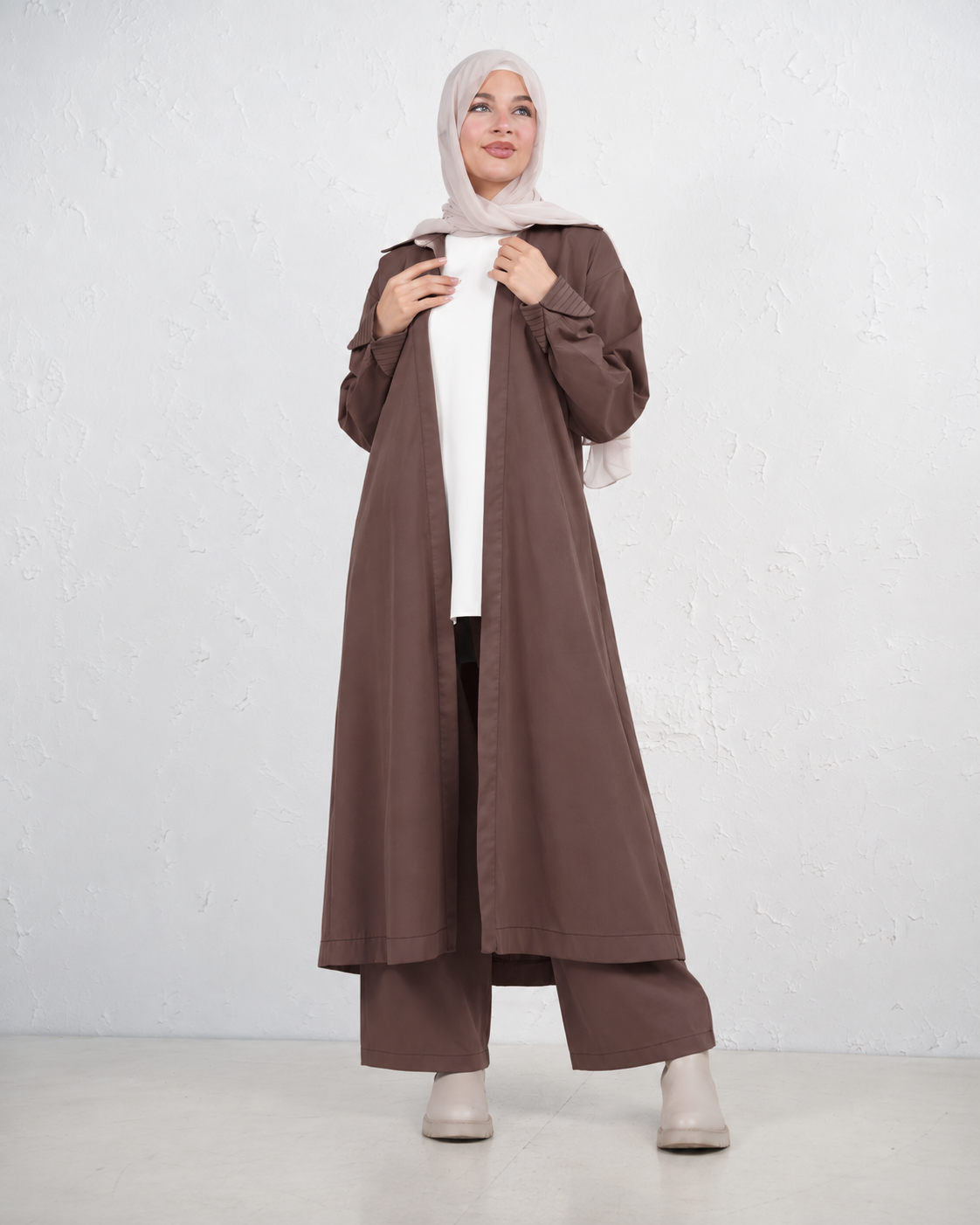 Three-Piece Set with Long Coat and Wide-Leg Trousers - Brown