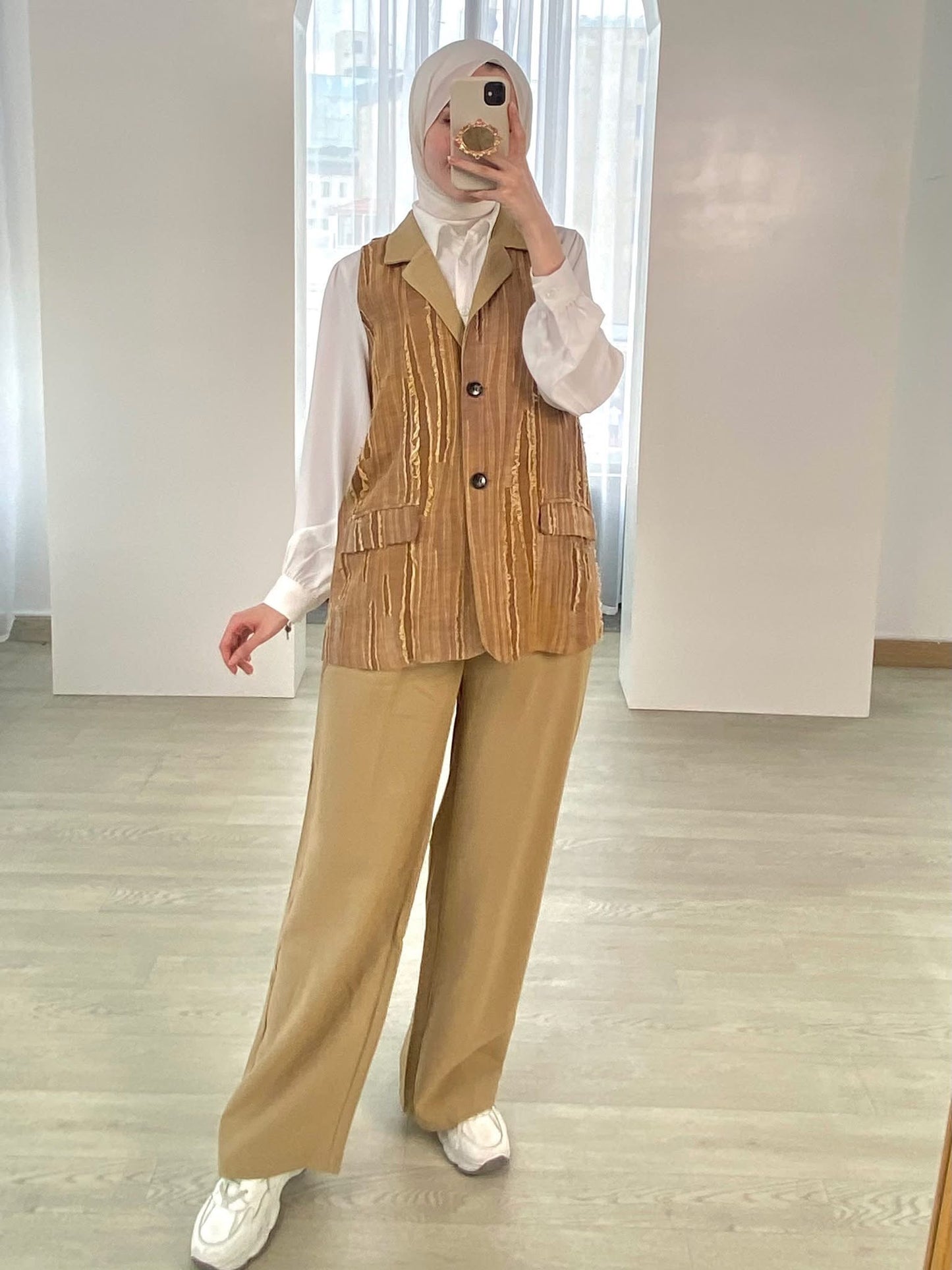 Elegant Patterned Set: