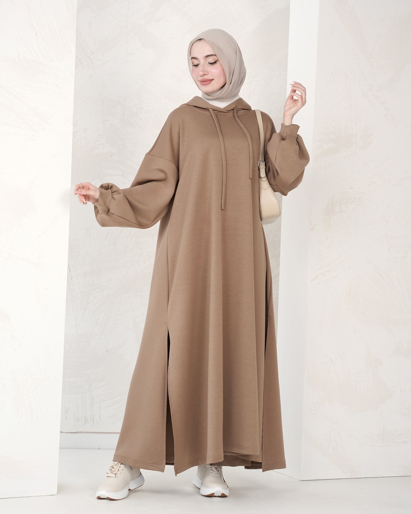Long Top & Pants Set  Flowy, comfortable design with a touch of elegance  Perfect for Ramadan gatherings and daily outings